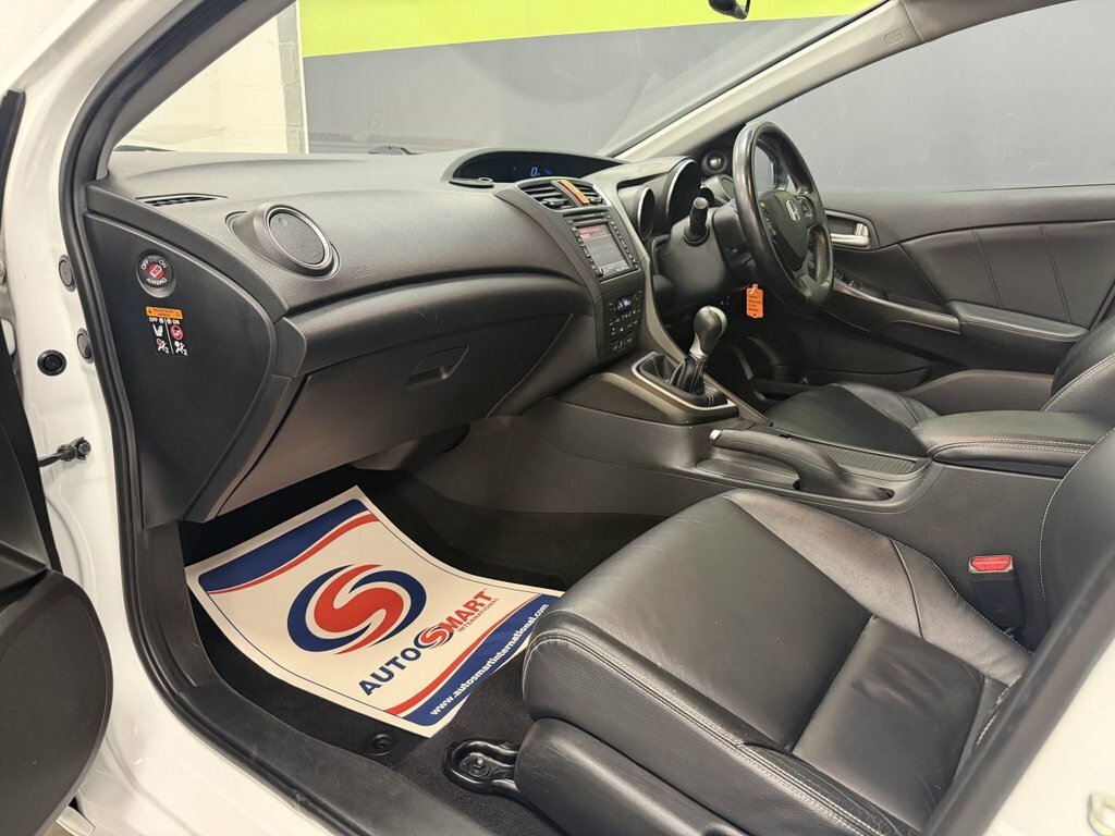 Honda Civic 1.8 I-vtec Se Plus 5-Door Black #34