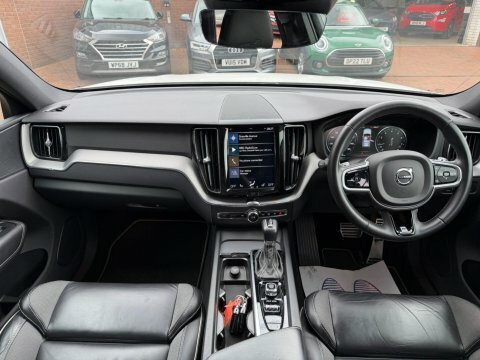 Volvo XC60 2.0 T5 R-design NJ69UGM White #3
