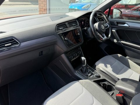 Volkswagen Tiguan 2.0 Tdi R-line Red #3