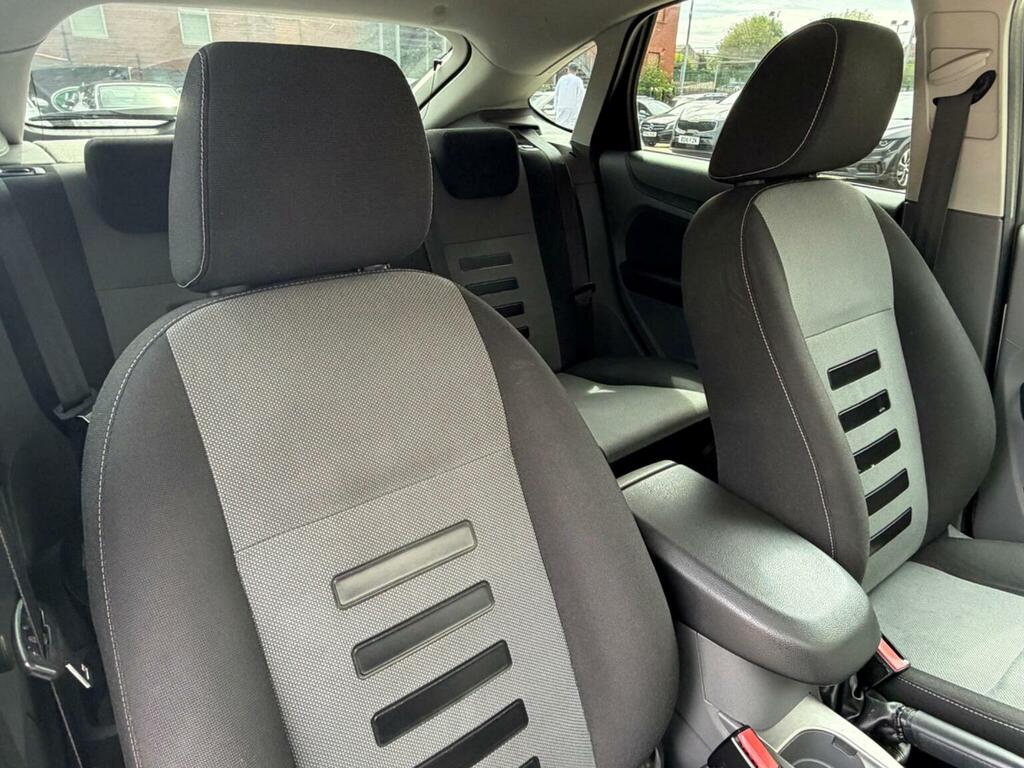 Ford Focus 1.6 Tdci Dpf Zetec Estate 115 G Red #34