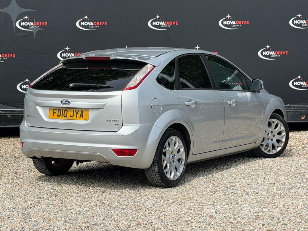 Ford Focus 1.6 Tdci Dpf Zetec Estate 115 G Red #9