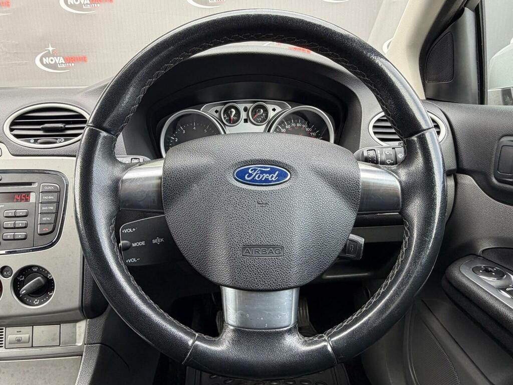 Ford Focus 1.6 Tdci Dpf Zetec Estate 115 G Red #27