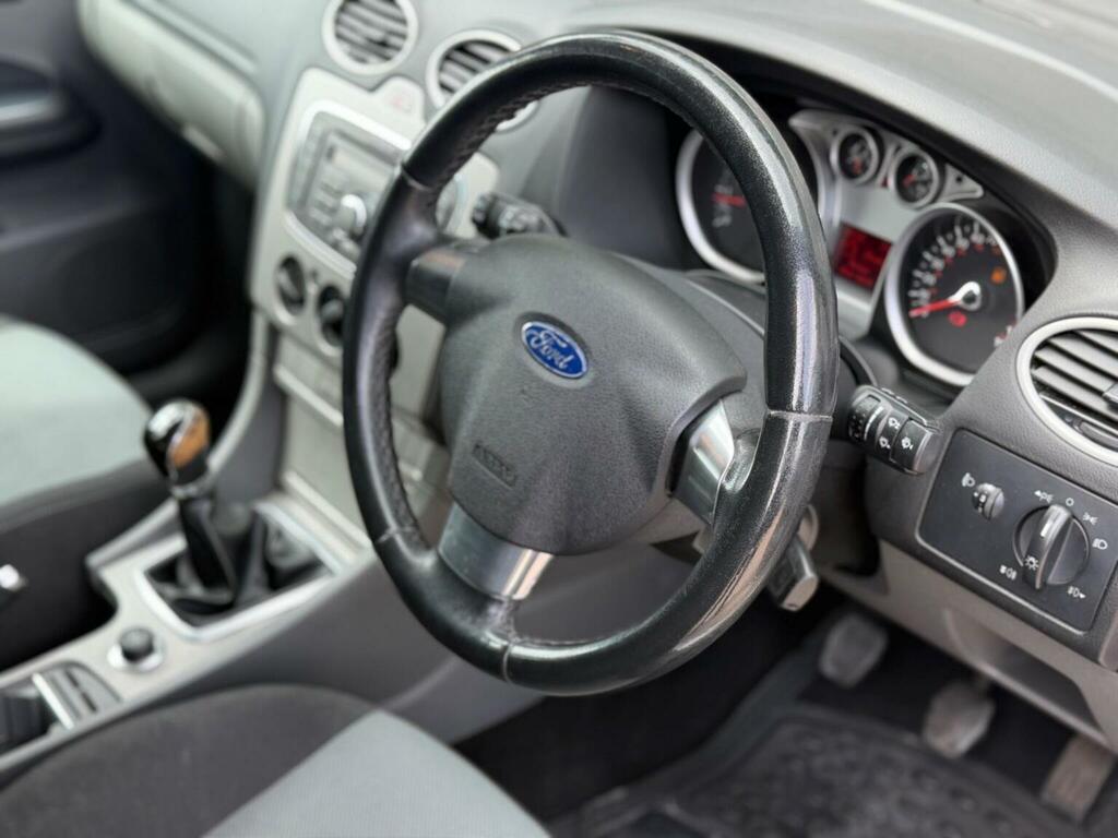 Ford Focus 1.6 Tdci Dpf Zetec Estate 115 G Red #23