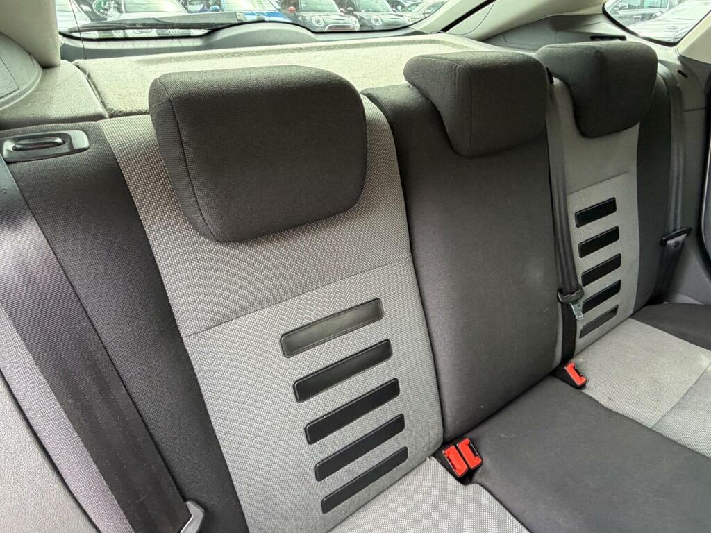 Ford Focus 1.6 Tdci Dpf Zetec Estate 115 G Red #40