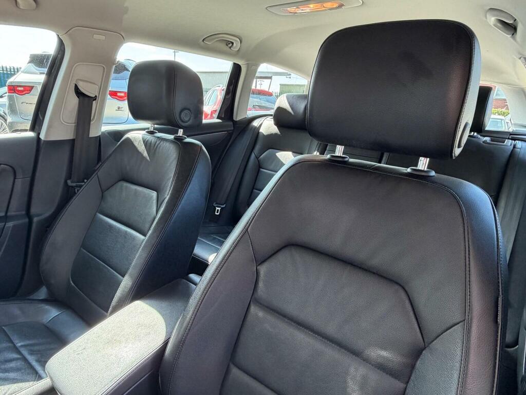 Volkswagen Passat Executive #52