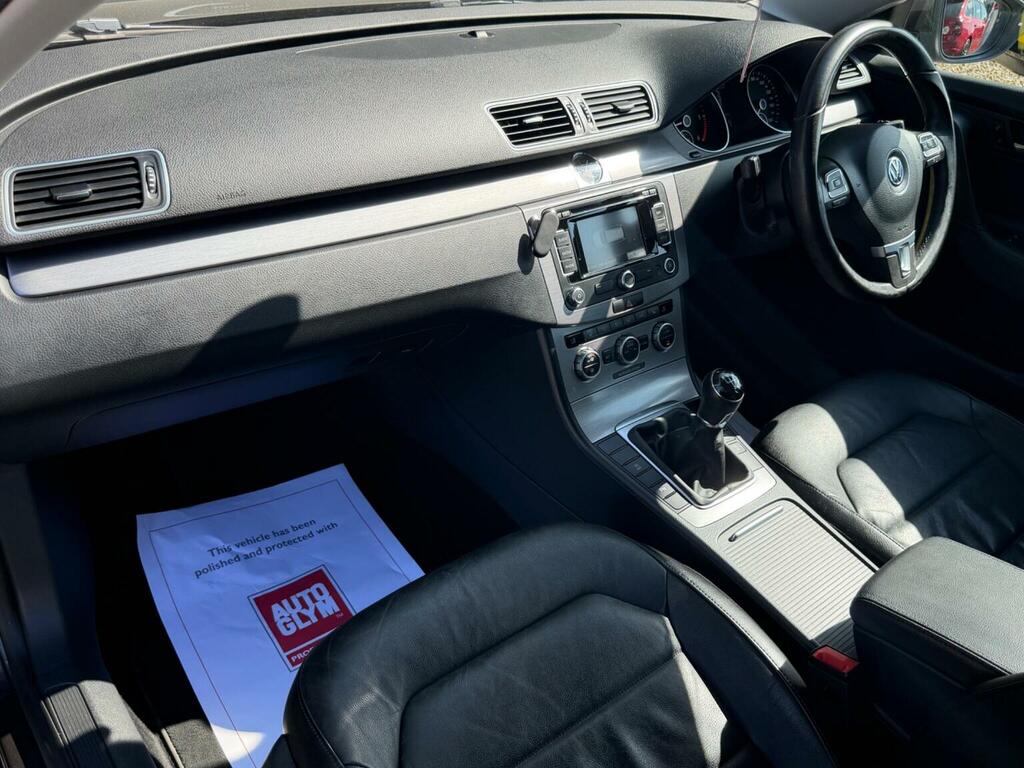 Volkswagen Passat Executive #54