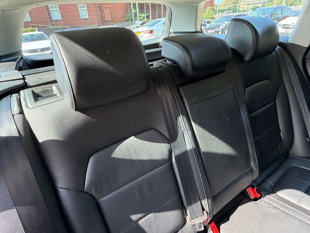 Volkswagen Passat Executive #56