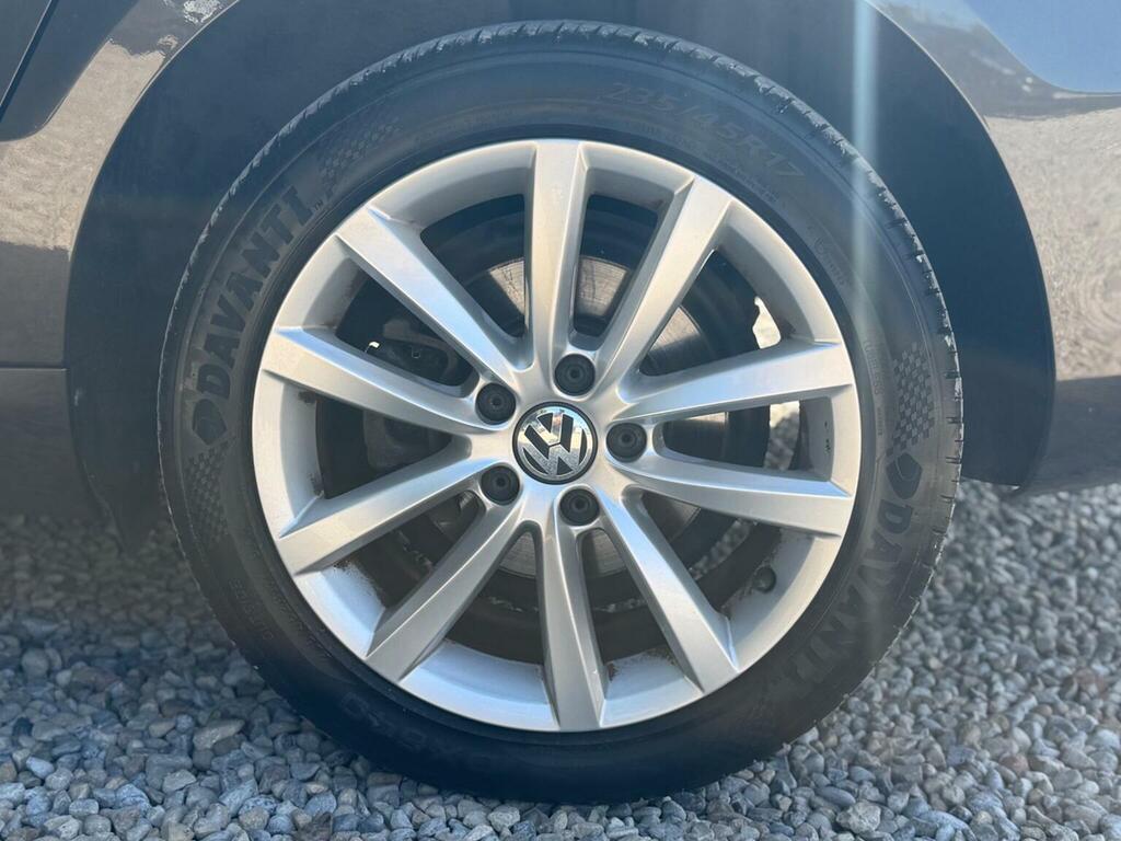 Volkswagen Passat Executive #25