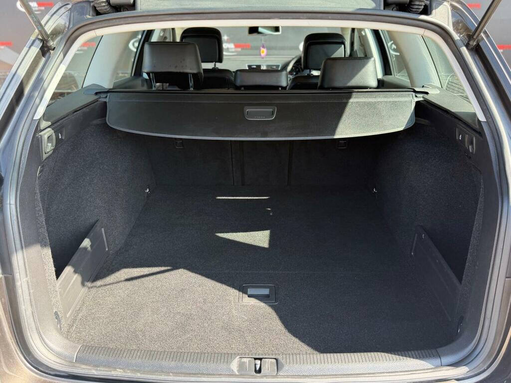Volkswagen Passat Executive #60