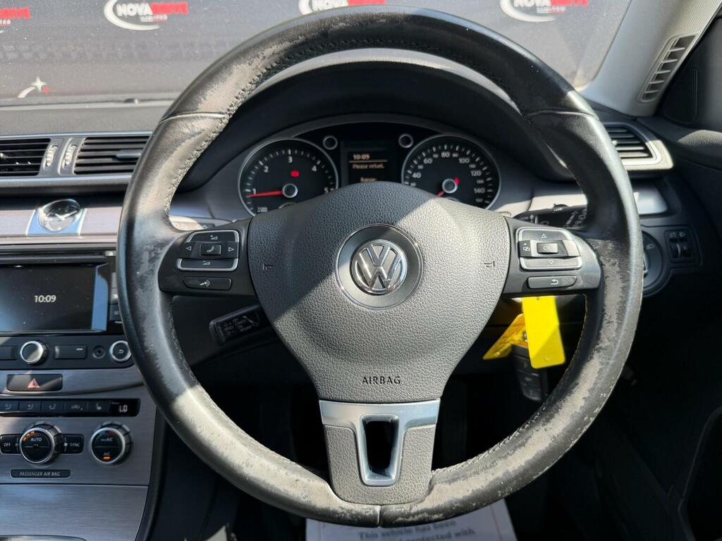 Volkswagen Passat Executive #30