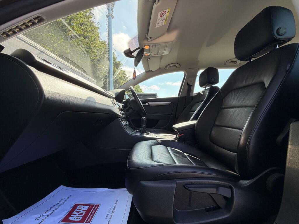 Volkswagen Passat Executive #51