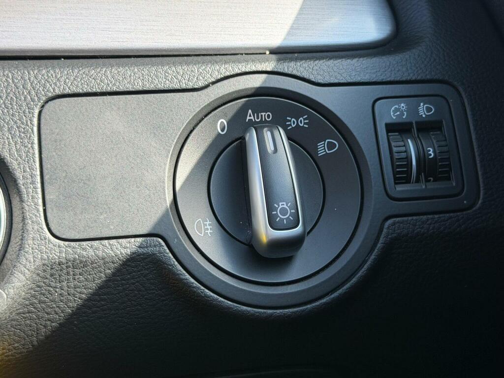 Volkswagen Passat Executive #29