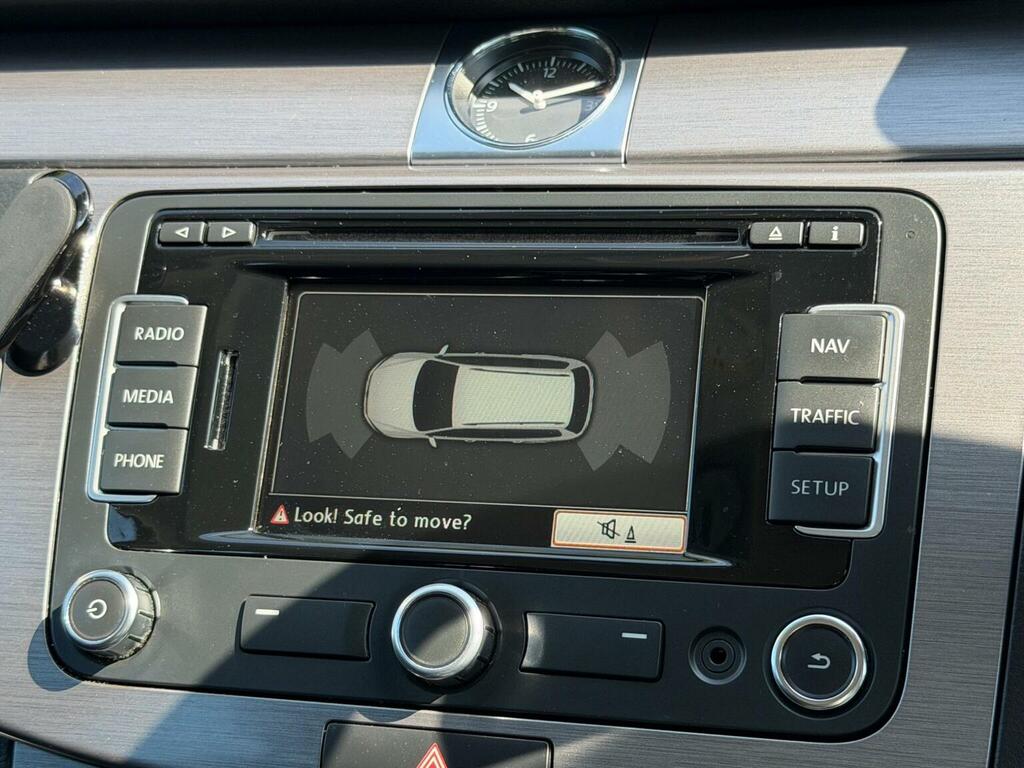 Volkswagen Passat Executive #44