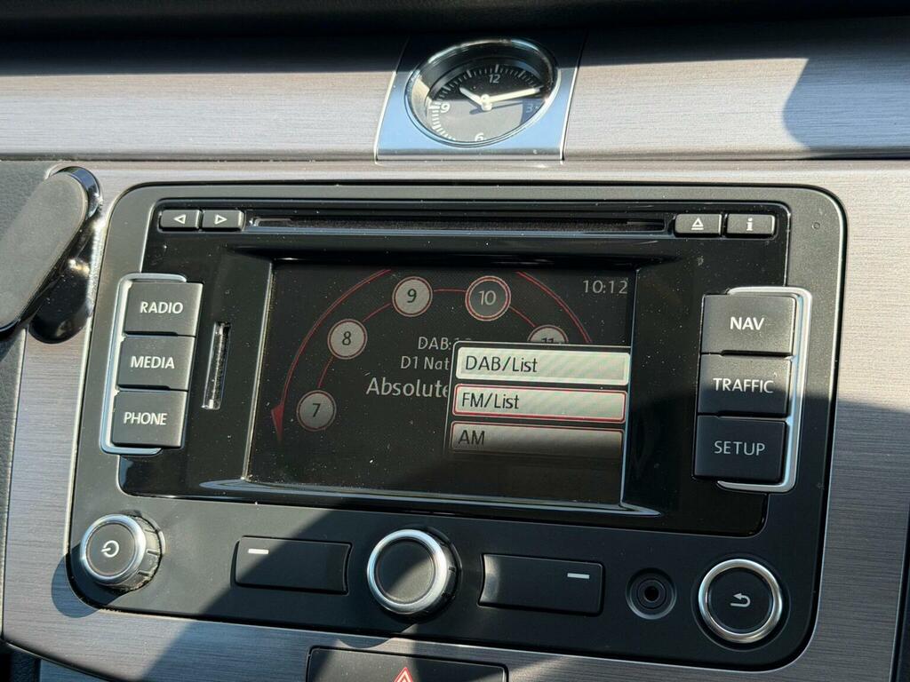 Volkswagen Passat Executive #45