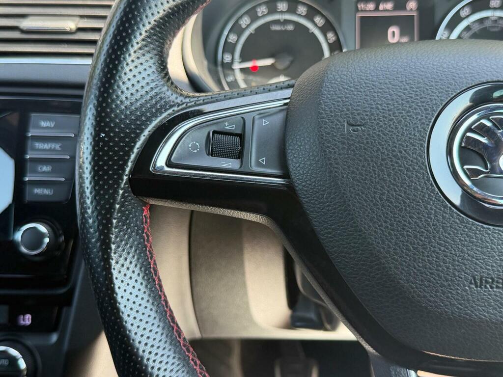 Skoda Octavia 2.0 Tdi Vrs Dsg Euro 5 Ss Black #32