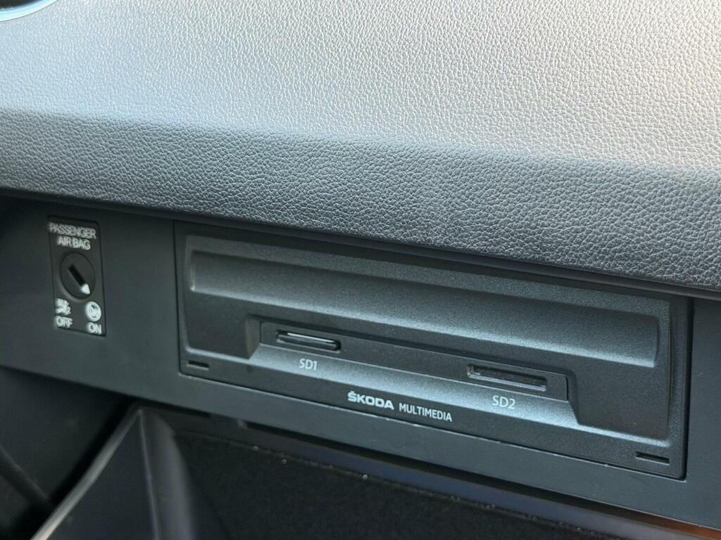 Skoda Octavia  White #45