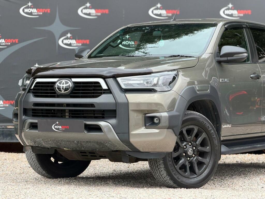 Toyota HILUX 2.8 D-4d Invincible X 4Wd Euro 6 Ss Brown #4