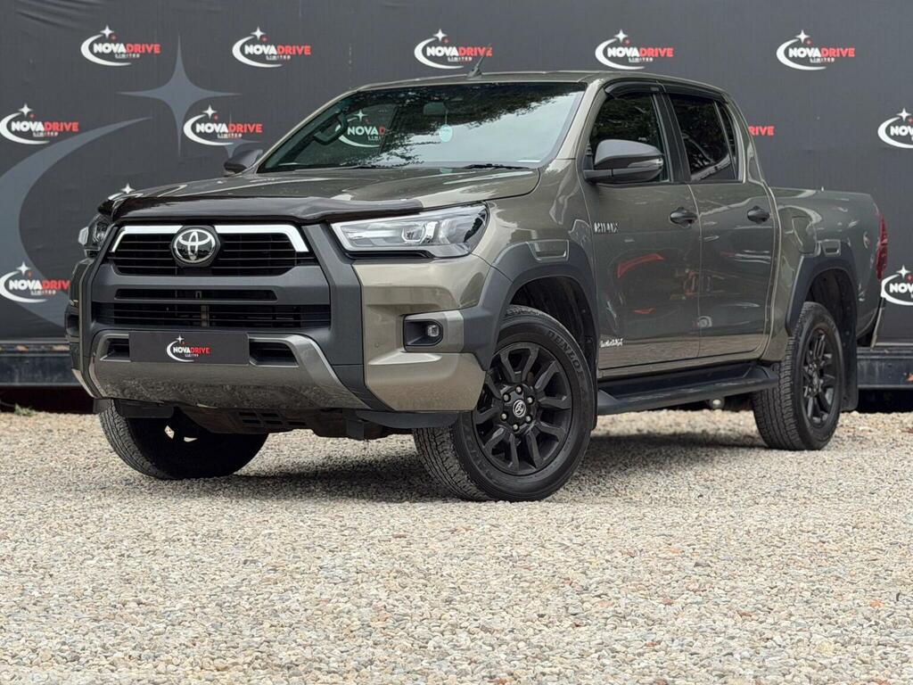 Toyota HILUX 2.8 D-4d Invincible X 4Wd Euro 6 Ss Brown #2