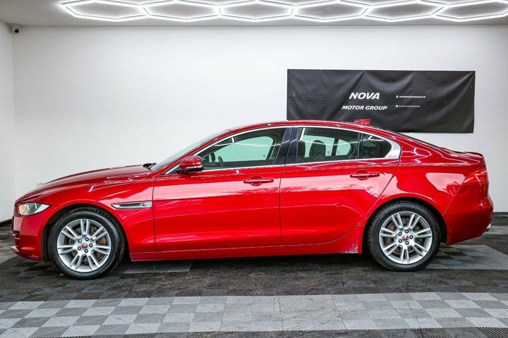 Jaguar XE 2L Prestige OY17CVF Red #6