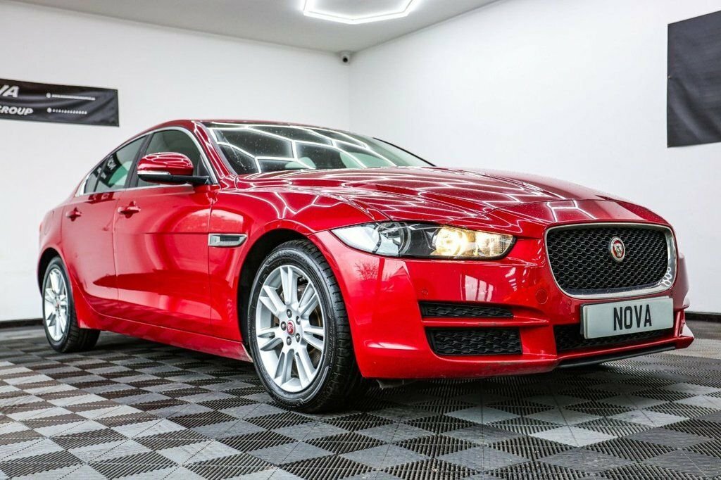 Jaguar XE 2L Prestige OY17CVF Red #3