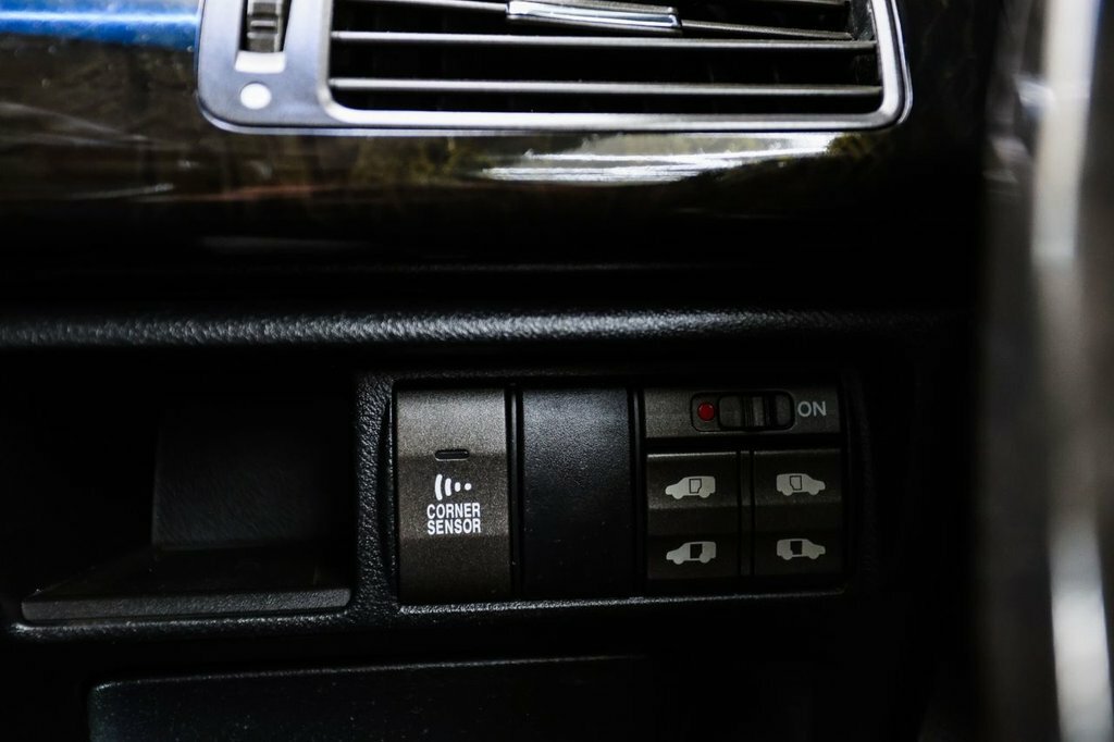 Honda Elysion Prestige 2.4 Vtec White #39