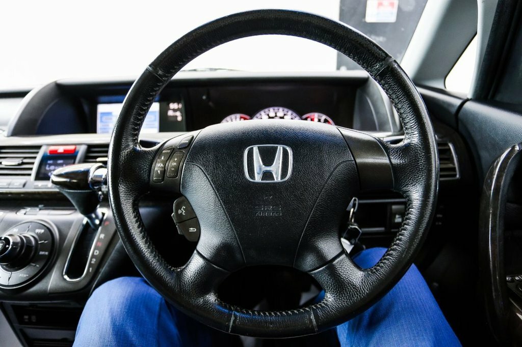 Honda Elysion Prestige 2.4 Vtec White #35