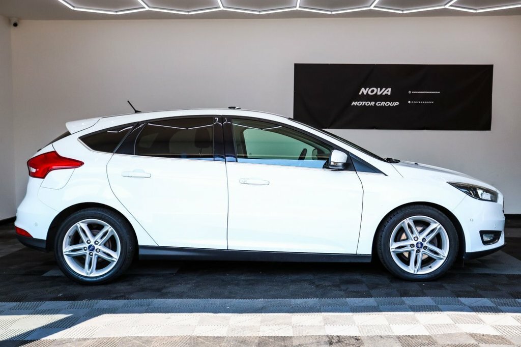 Ford Focus 1L Titanium YK15KPX White #5
