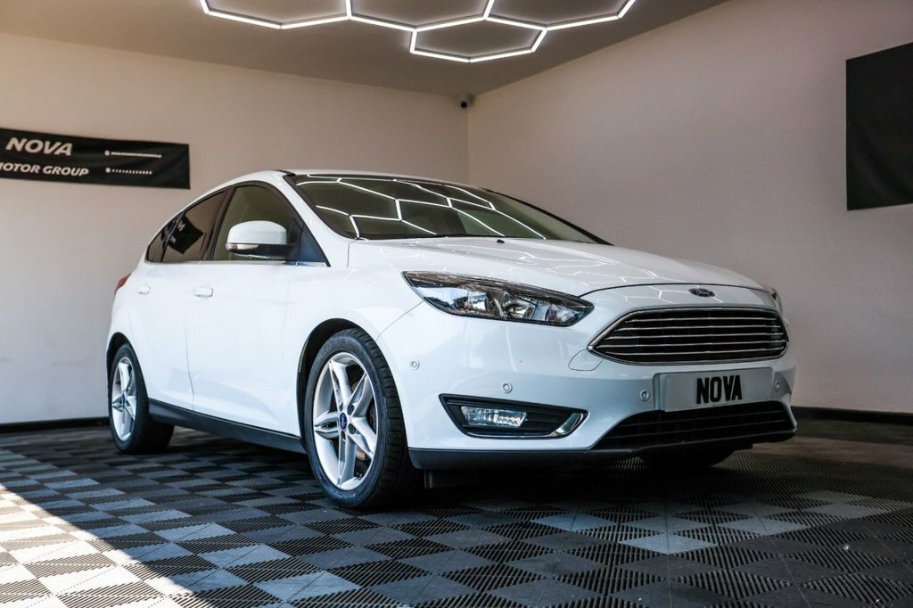 Ford Focus 1L Titanium YK15KPX White #3