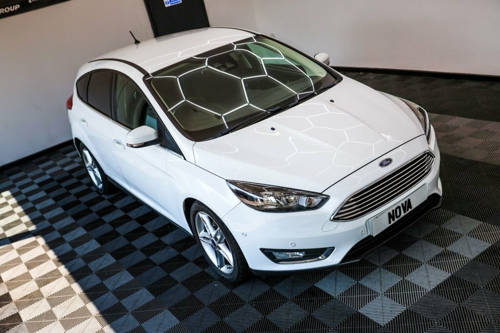 Ford Focus 1L Titanium YK15KPX White #4