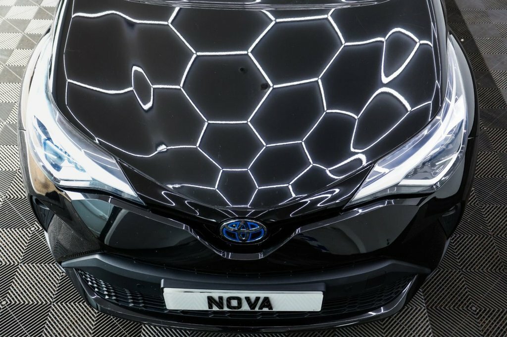 Toyota C-Hr 2.0 Hybrid Design #19