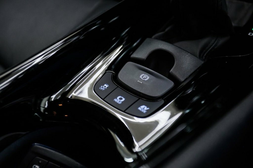Toyota C-Hr 2.0 Hybrid Design #49