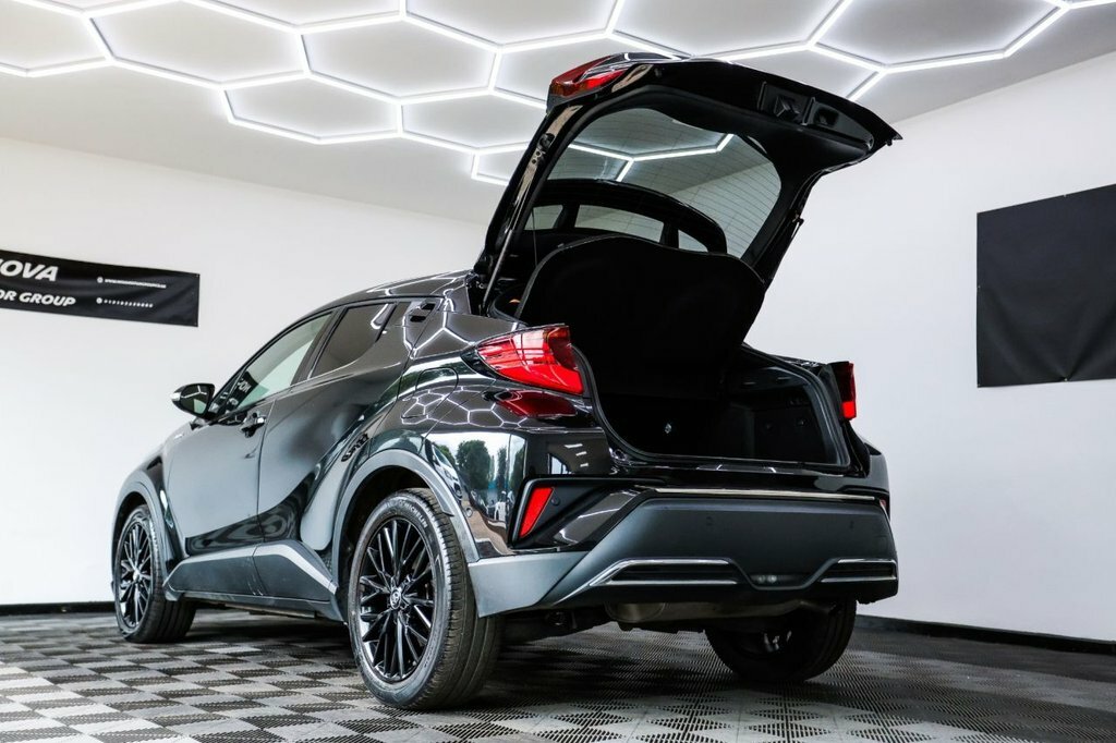 Toyota C-Hr 2.0 Hybrid Design #56