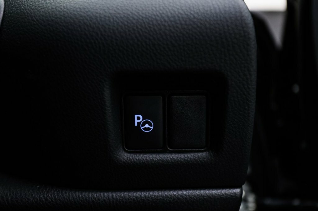 Toyota C-Hr 2.0 Hybrid Design #52