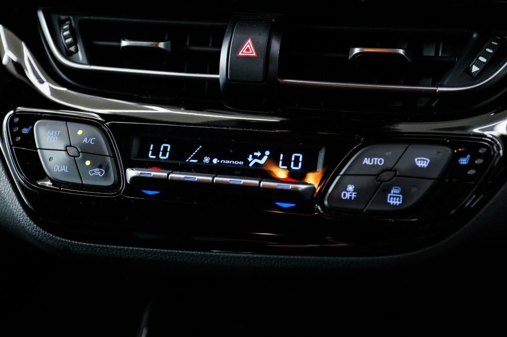 Toyota C-Hr 2.0 Hybrid Design #45