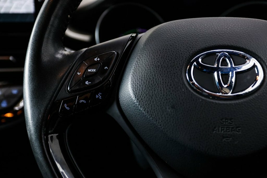 Toyota C-Hr 2.0 Hybrid Design #34
