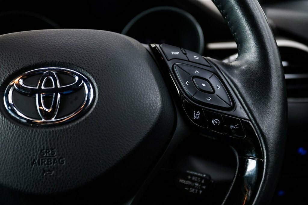 Toyota C-Hr 2.0 Hybrid Design #35