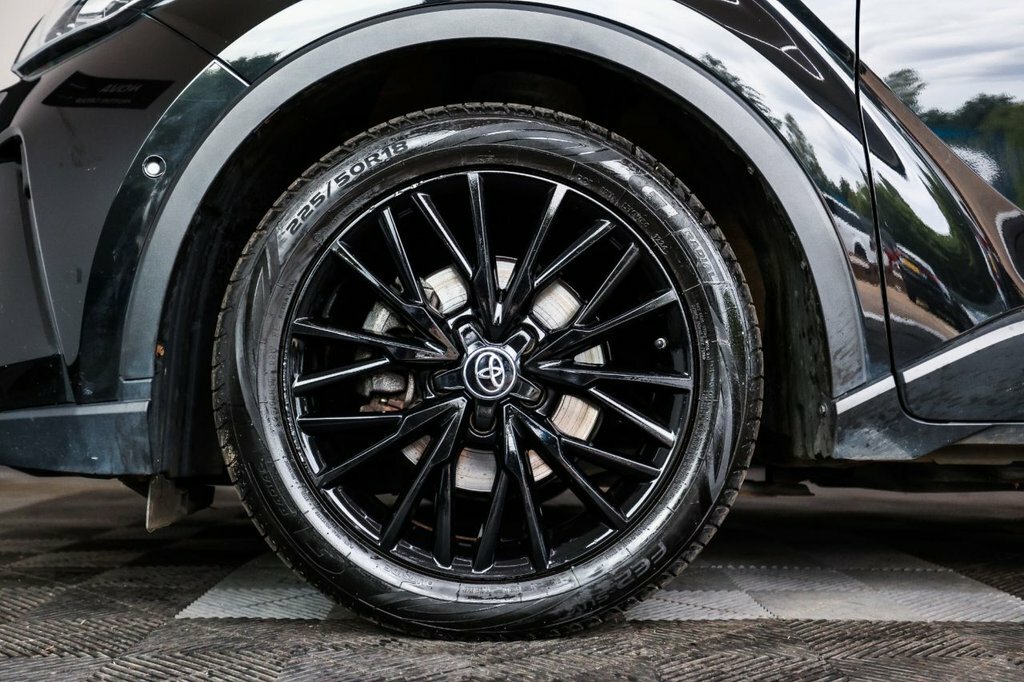 Toyota C-Hr 2.0 Hybrid Design #17