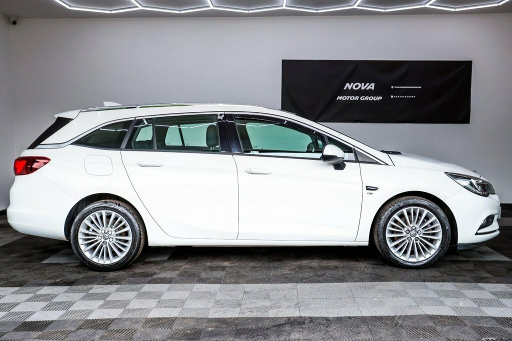 Vauxhall Astra 1.6L Elite Nav White #5