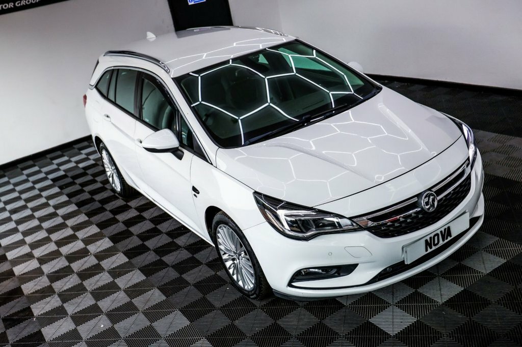 Vauxhall Astra 1.6L Elite Nav White #4