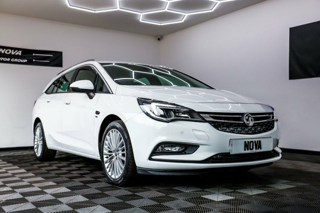 Vauxhall Astra 1.6L Elite Nav White #3