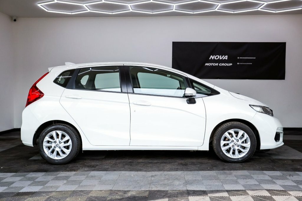 Honda Jazz 1.3L Se White #5