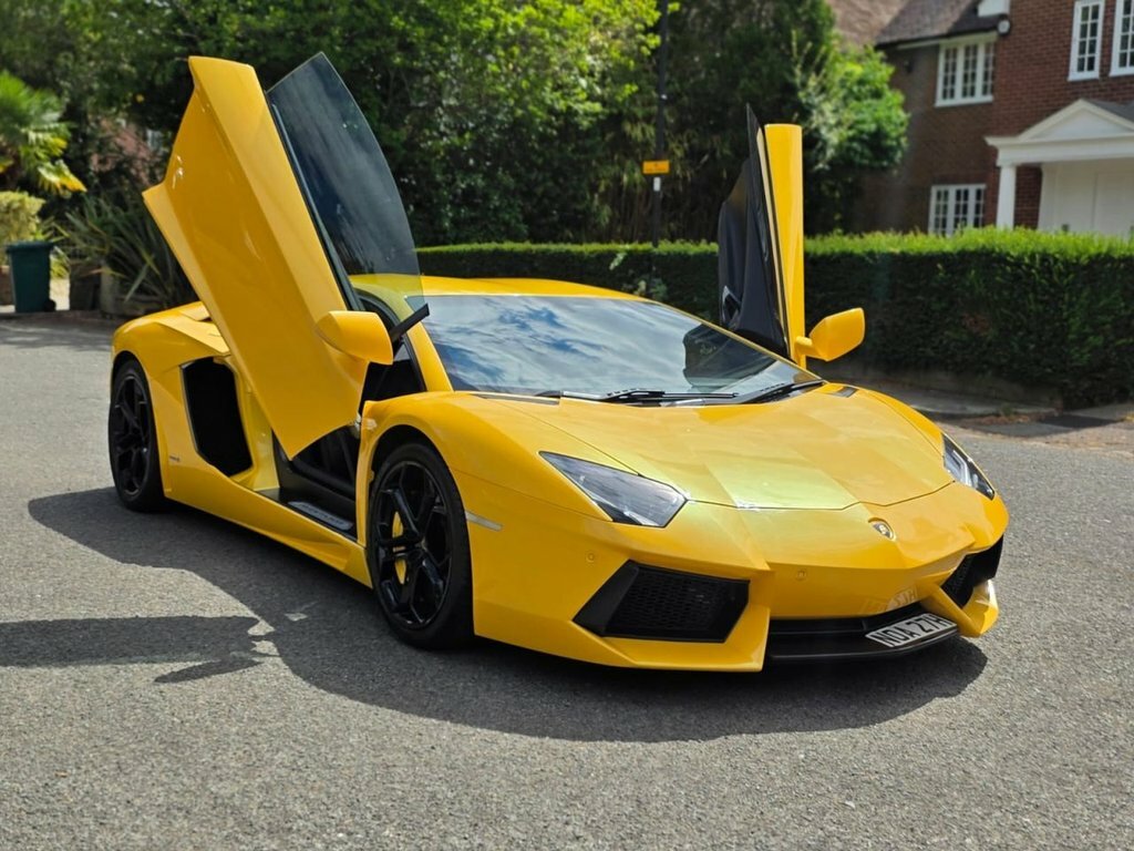 Lamborghini Aventador 6.5L Lp 700-4 Yellow #2