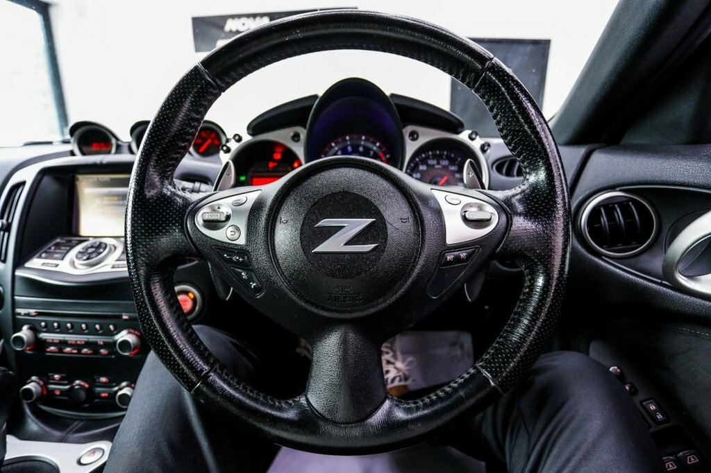 Nissan 370Z V6 Red #33
