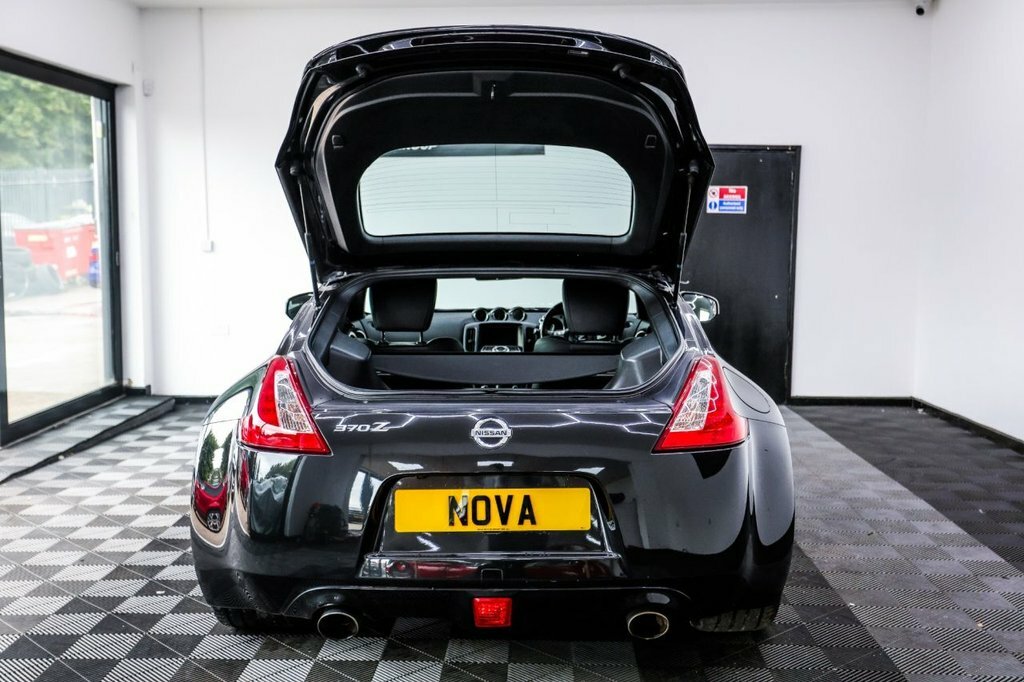Nissan 370Z V6 Red #61