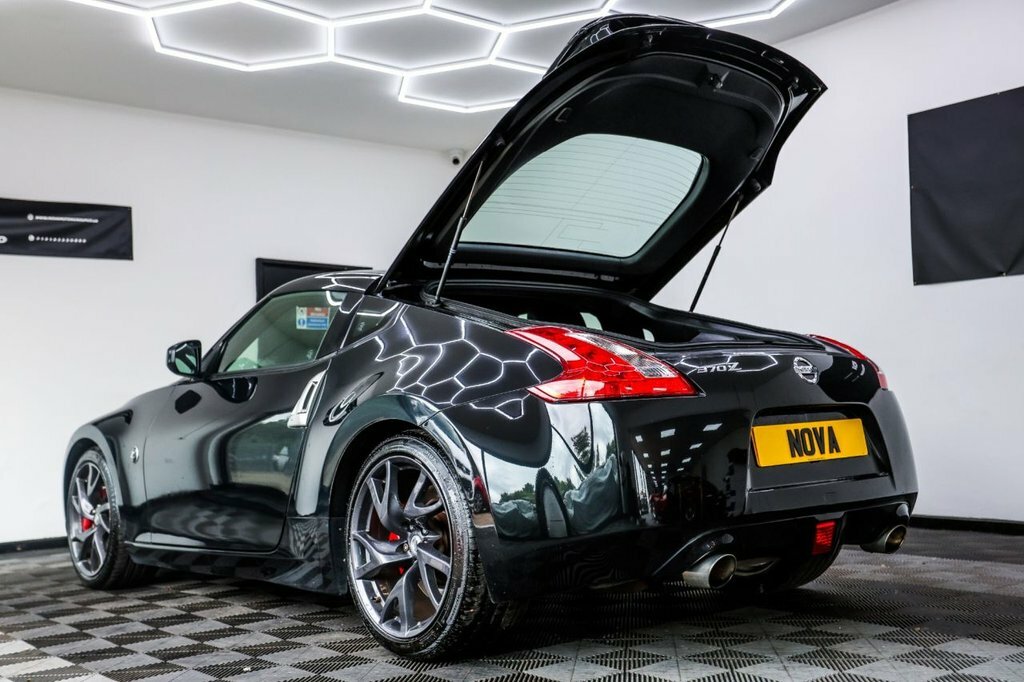Nissan 370Z V6 Red #60