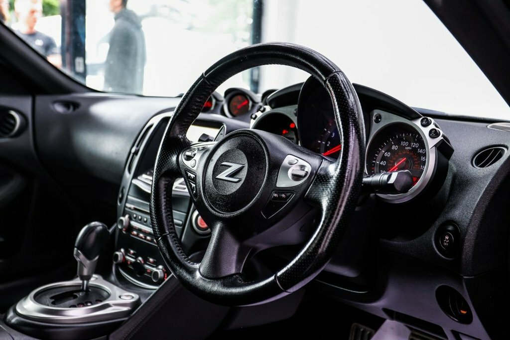 Nissan 370Z V6 Red #32