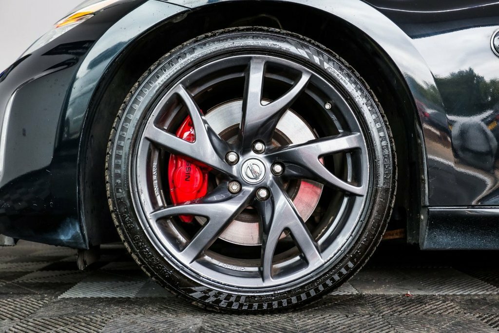 Nissan 370Z V6 Red #16