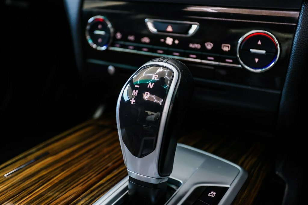 Maserati Ghibli  White #51
