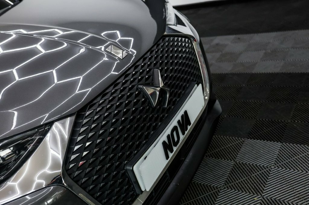 DS DS 3 Crossback Ds Ds 3 Crossback 1.2 Puretech Prestig Grey #24
