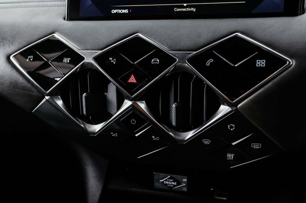 DS DS 3 Crossback Ds Ds 3 Crossback 1.2 Puretech Prestig Grey #44